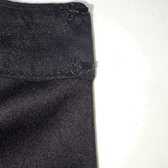 Ryan Michelle Black White Halter Mini Dress Floral Embroidered Hem Size Small - Picture 4 of 7